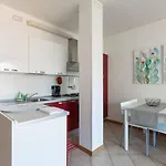 Modern With Pool Daire