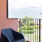 Modern With Pool Daire