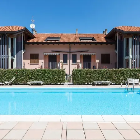Daire Modern With Pool Bellano