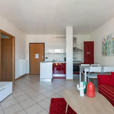 Modern With Pool Daire