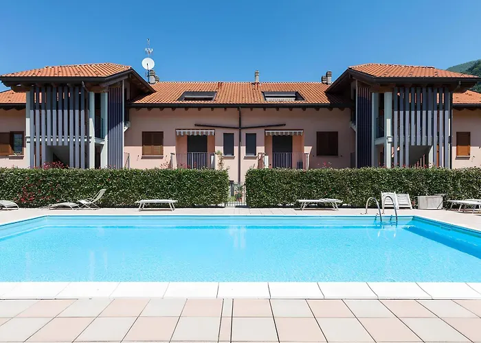 Modern With Pool Apartment *