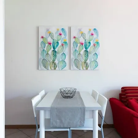 Modern With Pool 아파트