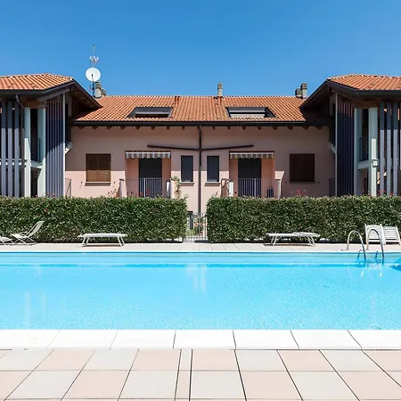 Modern With Pool Apartmán *